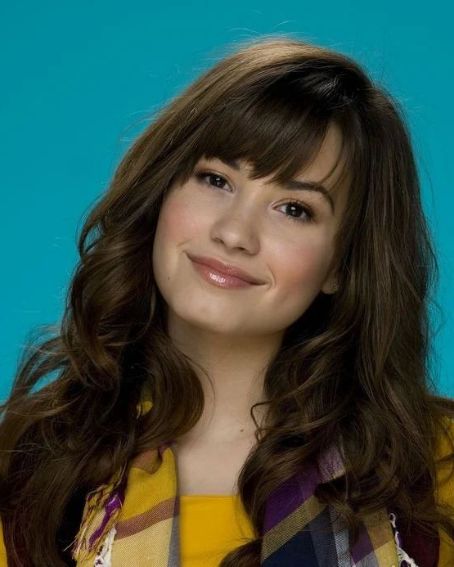 Demi Lovato Black Hairstyles With Bangs