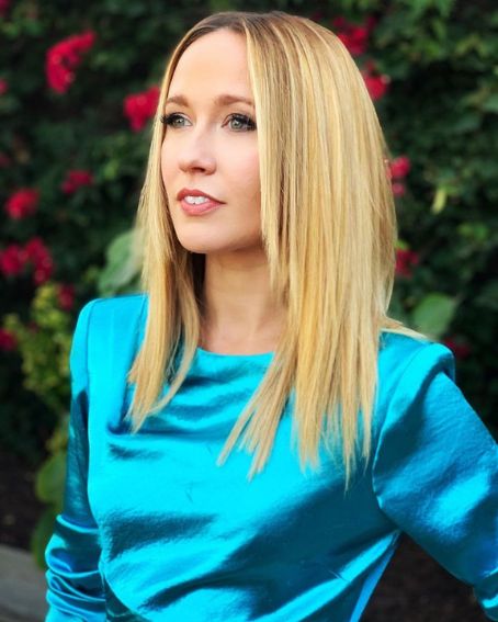 Anna Camp Mid Part Fine Hairstyle