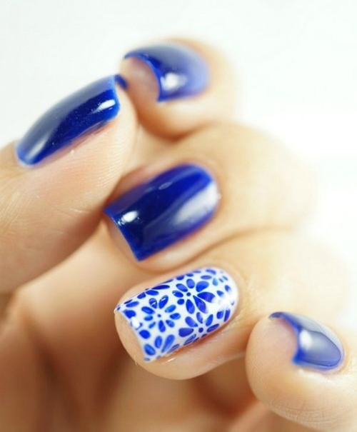Blue Nail Designs with Flower