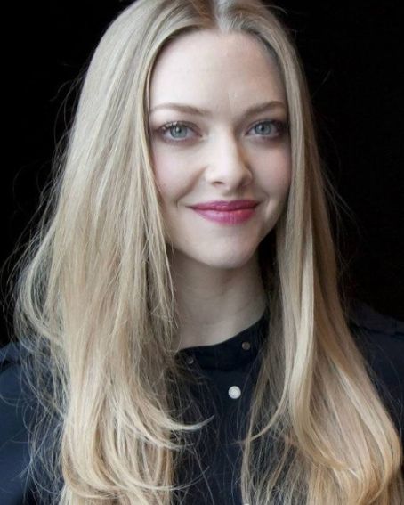 Amanda Seyfried Long Layered Shag Hairstyle