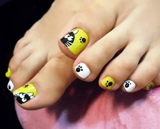 Cat Paw Prints Toe Nail Art Design