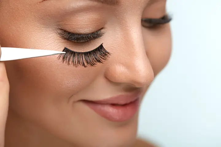 Fix fake eyelashes the Right Way