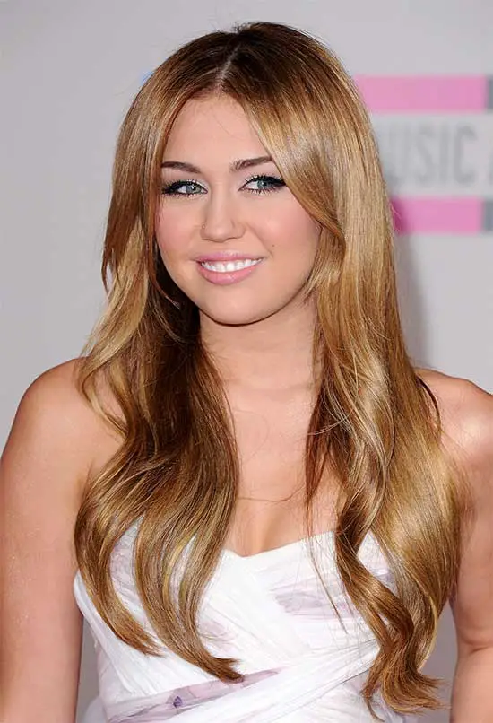 Meily Cyrus Blonde Hairstyle