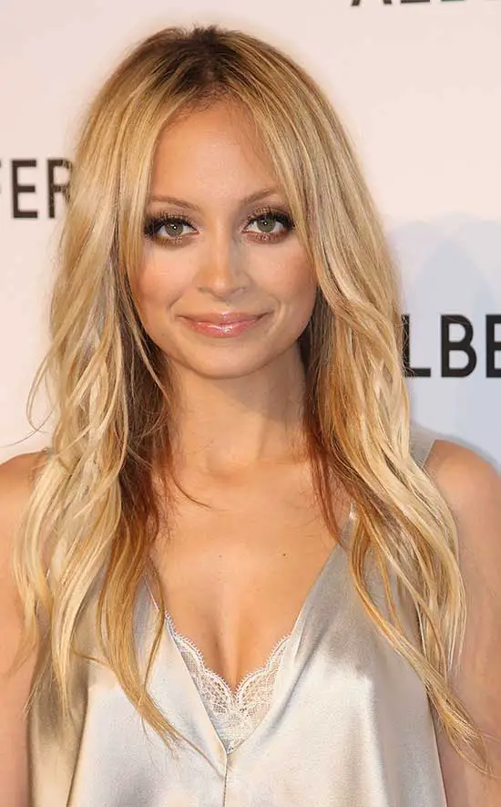 Nicole Richie long thin hair style