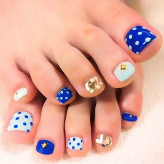 Polka Dot Toe Nail Design