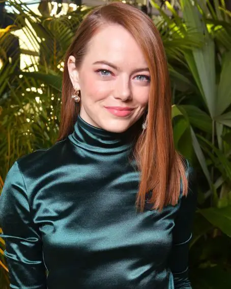 Emma Stone Medium Straight Hairstyles