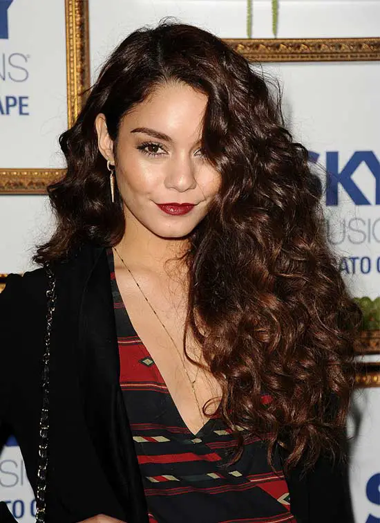 27 Amazing Hairstyles for Long Curly Hair