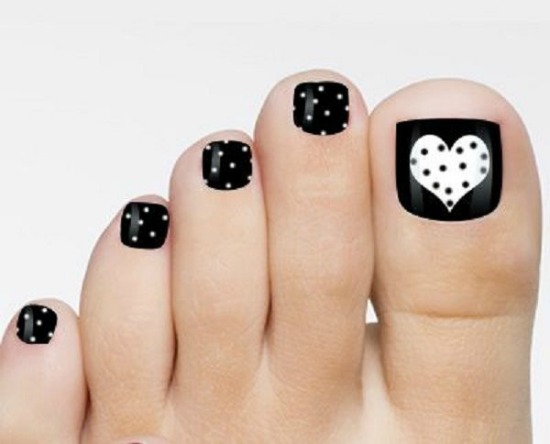 valentine black and white toe nail art Design