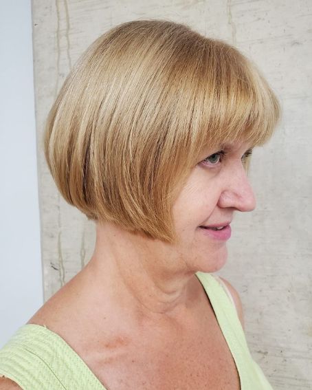 Sleek and Straight Blonde Bob