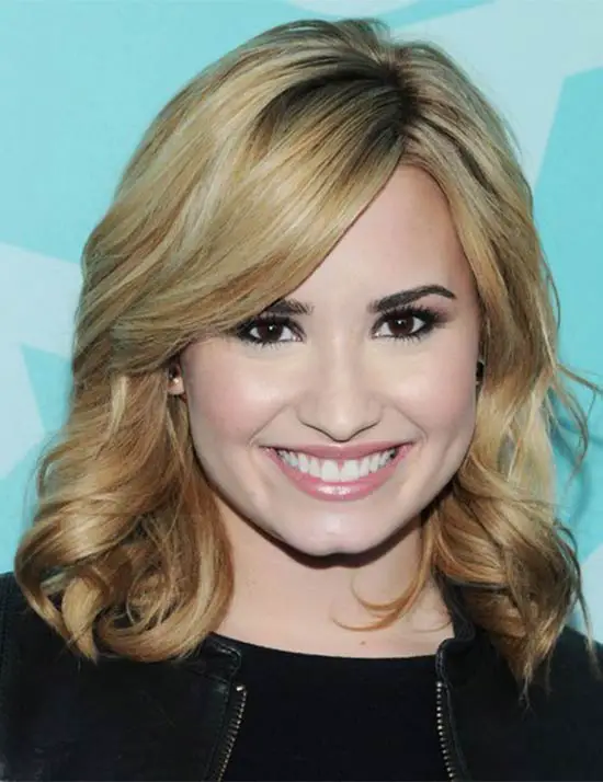 Top 32 Demi Lovato S Hairstyles Haircut Ideas For You To Try