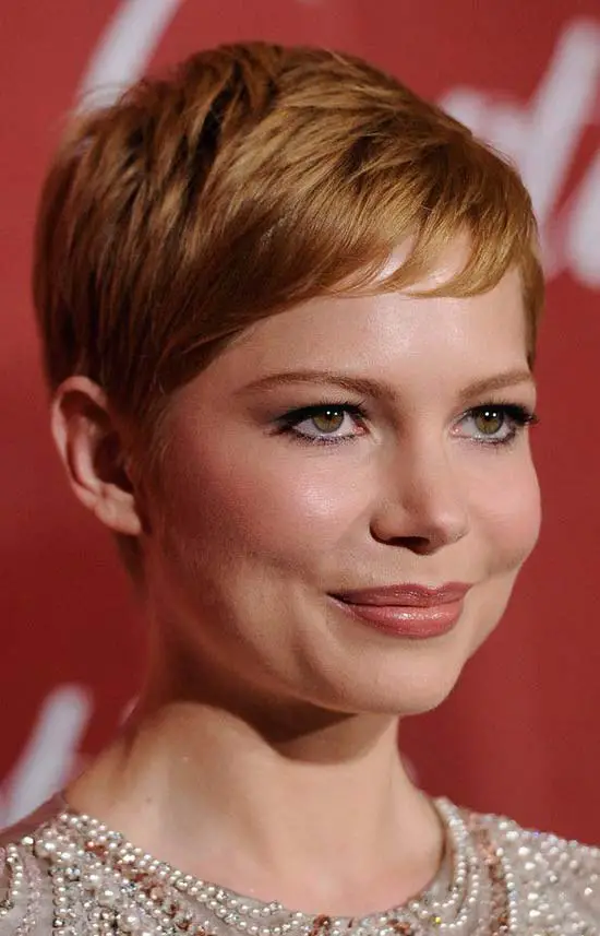 Michelle Williams Bob Hairstyles Layered-Short-Straight-Haircut-with-Bangs