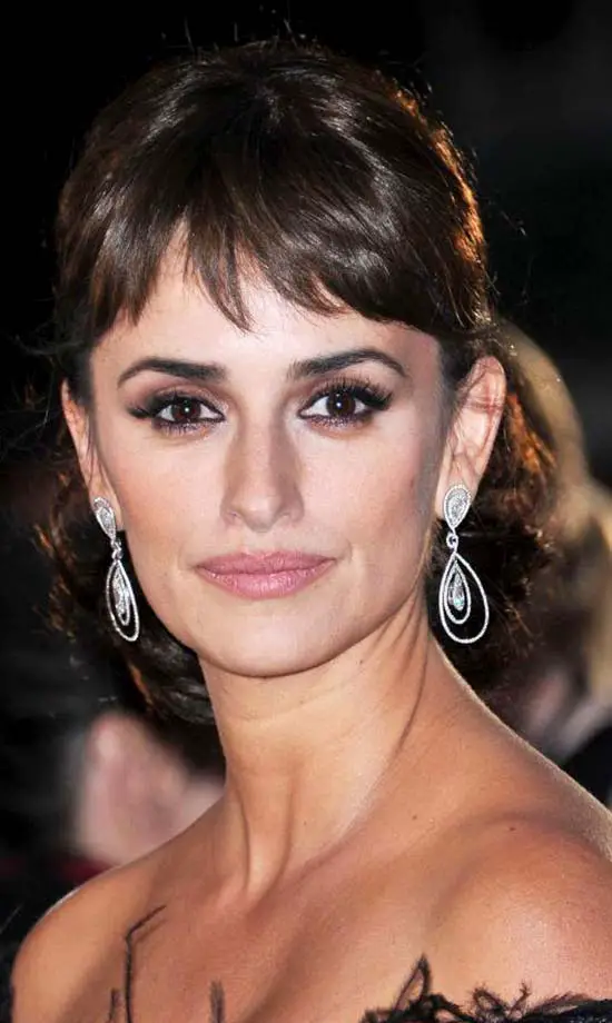 Penelope Cruz short bangs