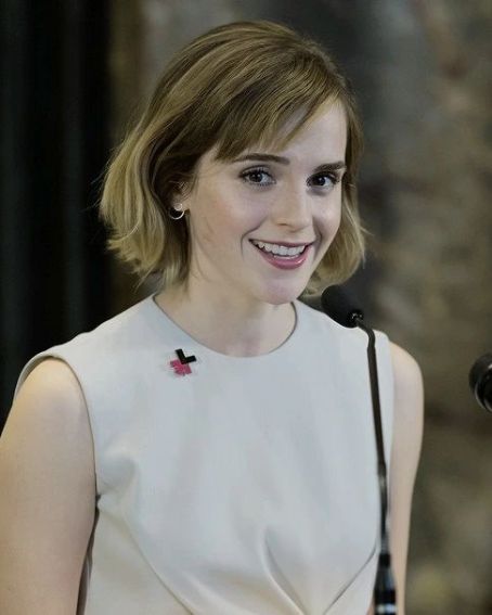 Emma Watson Wavy Bob Hairstyle