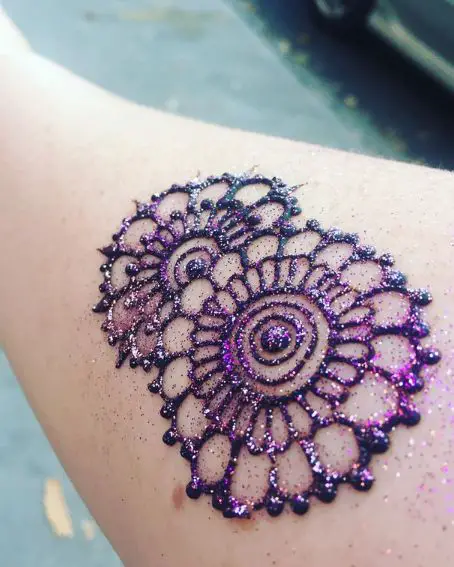 Circular Glitter Mehndi Design