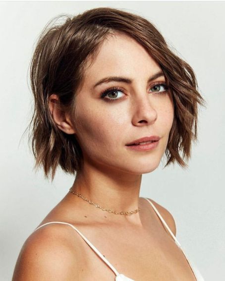Willa Holland Wavy Bob Hairstyles