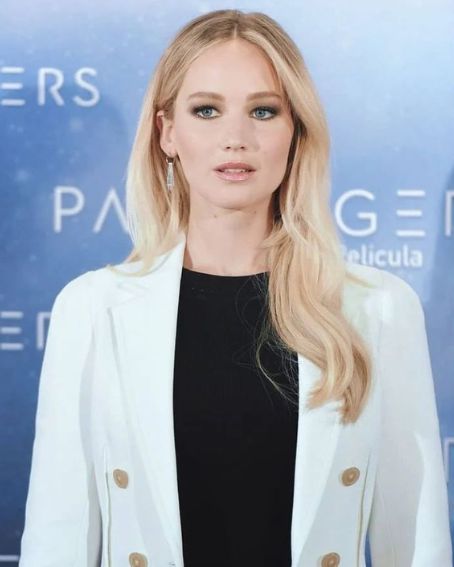 Jennifer-lawrence-center Parted Long Hair