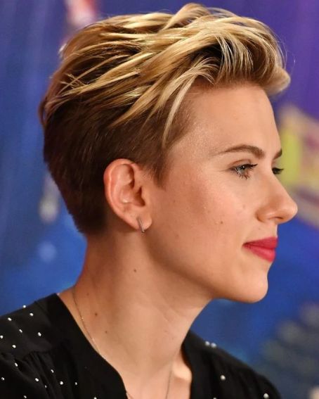 Scarlett Johansson Long Pixie Hairstyle