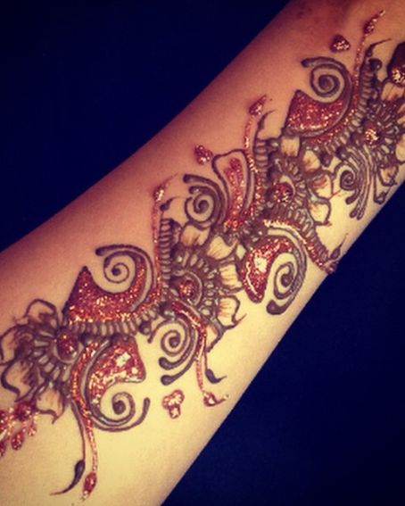 Floral And Paisley Designed Mehndi