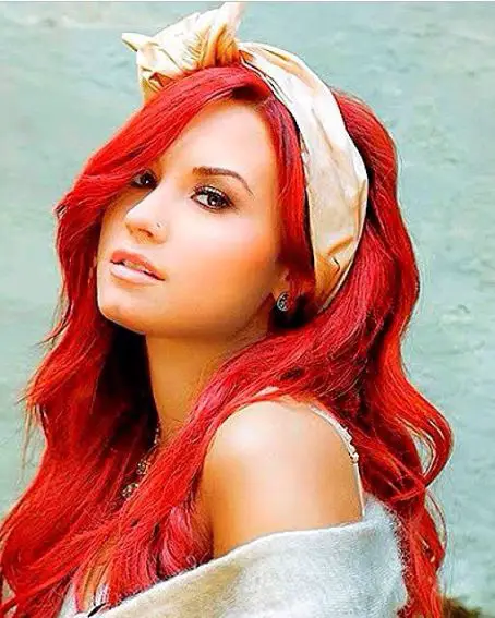 Complete Red Hair With A Golden Band
