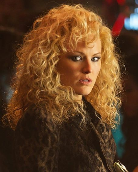 Malin Akerman in Blonde Curly Hairstyle