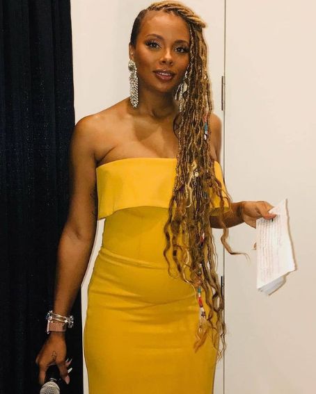 Eva Marcille's Side Parted Long Style