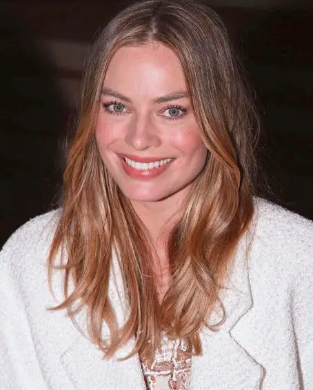 Margot-robbie In Short Brown Hair Style