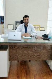 Dr. Vignessh Raj