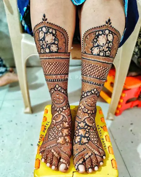 Heavy Bridal Foot Mehndi Design