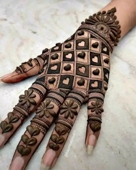 Jaal & Heart Pattern Mehndi Design