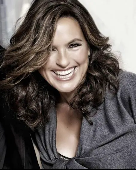 Mariska Hargitay Loose Curly Hairstyle