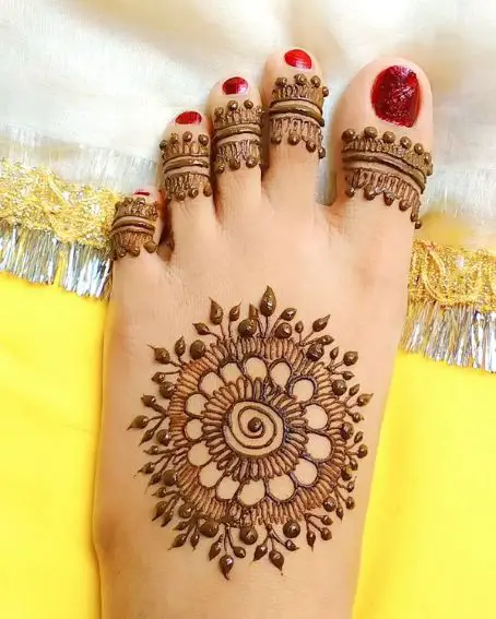 Simple Foot Mehndi Design