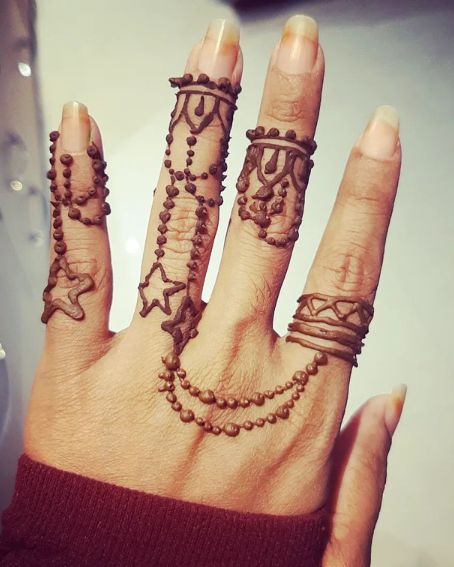 Star Designed Mehndi