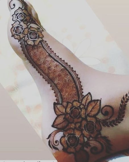 Stylish Side Foot Mehndi Design