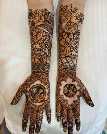 Unique Circle Mehndi Design