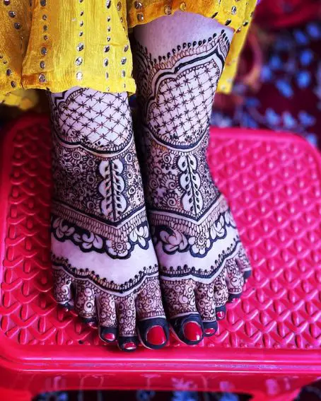 Unique Foot Mehndi Design