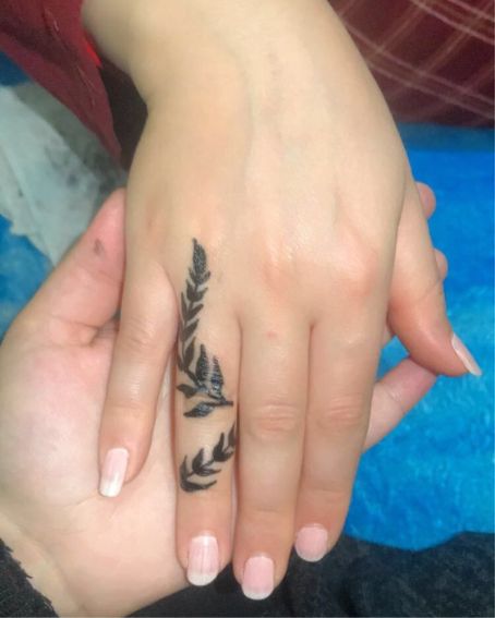 Wrap Around Finger Mehndi Design