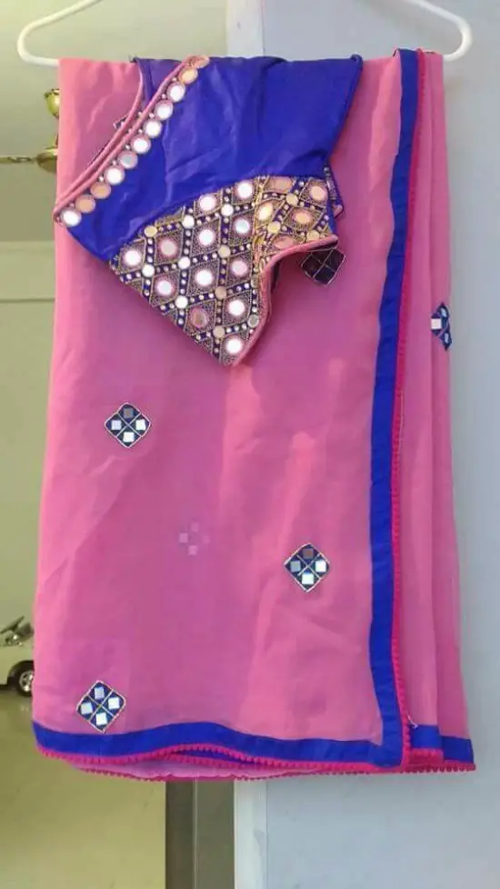 24 Pics of simple mirror work blouse &amp; saree designs