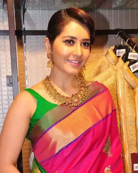 Rashi Khanna In Pink Saree With Gold Border