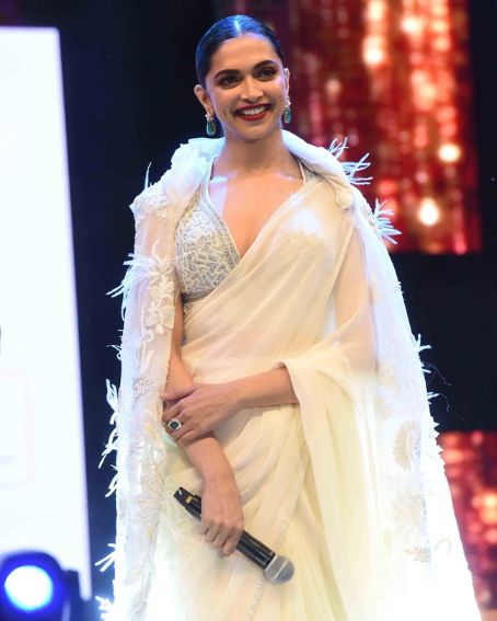 White Feathery Saree Of Deepika Padukone