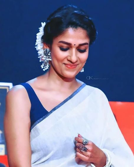 Nayanthara In White Cotton Woven Saree With Silver And Blue Border
