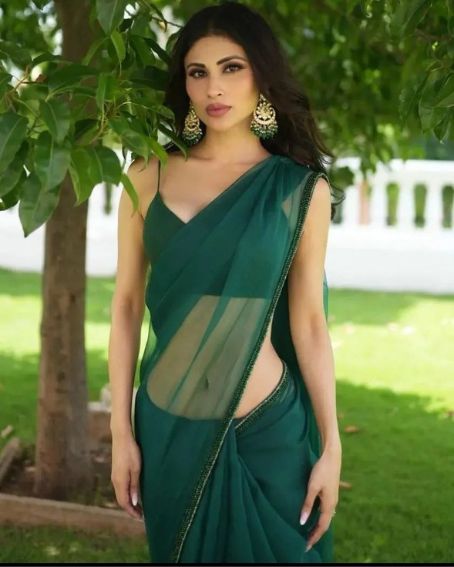 Gorgeous Mouni Roy In Green Transparent Saree