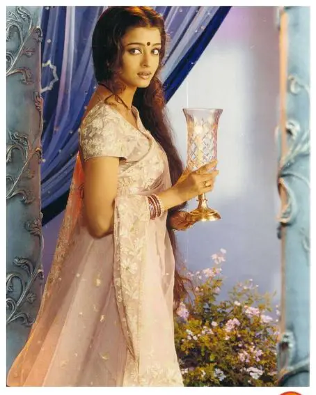Pleasant Looking Aishwarya Rai In Cream Saree