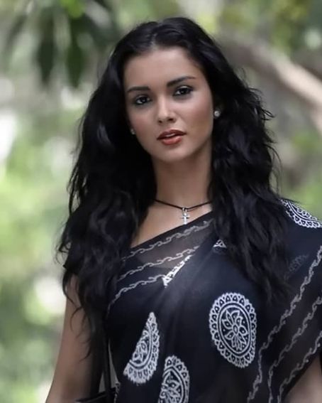 Amy Jackson In Black And White Printed Pattern Cotton Saree