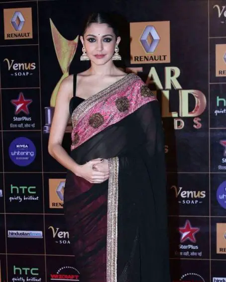 Anushka Sharma In Gorgeous Black With Gold And Pink Border Saree