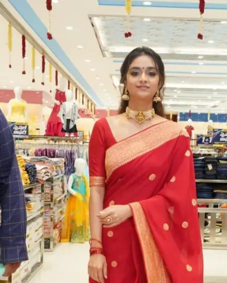 Keerthi Suresh In Gorgeous Red Banarasi Silk