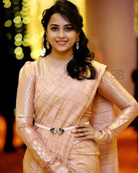 Sri Divya In Full Sleeve Blouse With Banarasi Saree