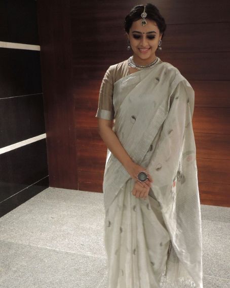 Sri Divya In Hand-loom Cotton Saree