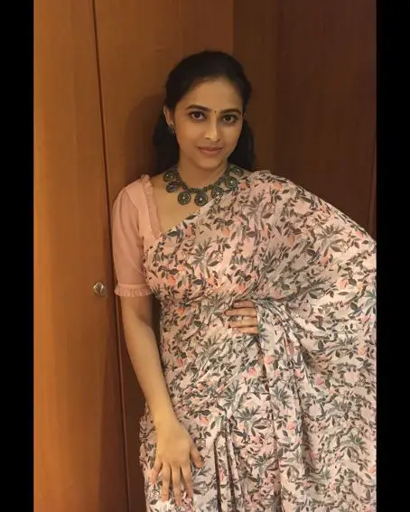 Sri Divya In Leaf Printed Saree