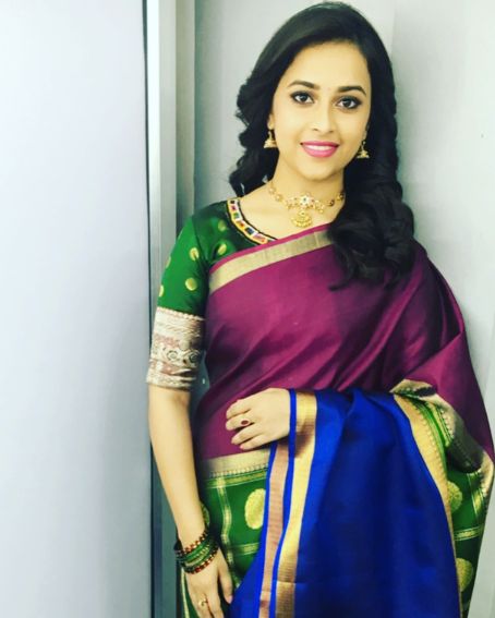 18 Beautiful Pics of Sri Divya in Saree