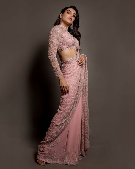 Stylish Samantha in Pink Saree